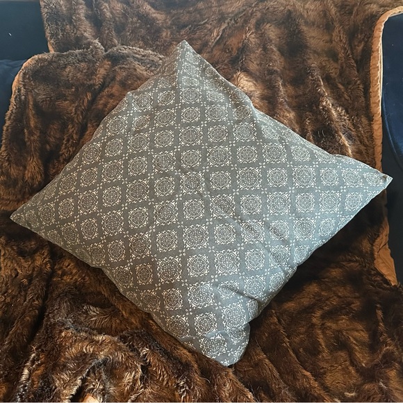 Boho Navy & White Throw Pillow Cover 20" X 20" Zip Closure. Gently Used & Washed - Picture 4 of 4